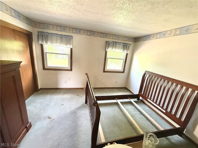 5520 Sharon Drive, Youngstown, OH 44512