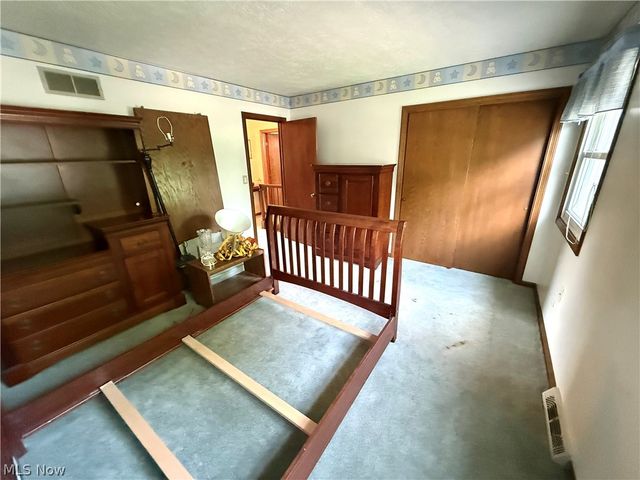5520 Sharon Drive, Youngstown, OH 44512