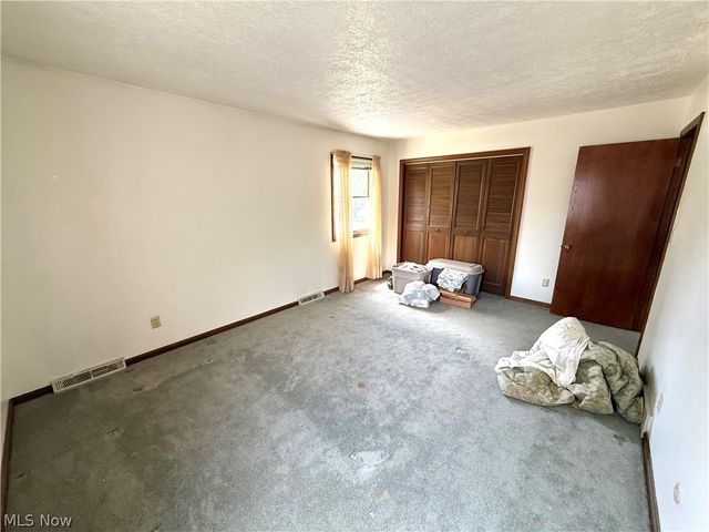 5520 Sharon Drive, Youngstown, OH 44512