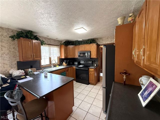 5520 Sharon Drive, Youngstown, OH 44512