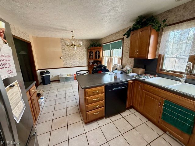 5520 Sharon Drive, Youngstown, OH 44512