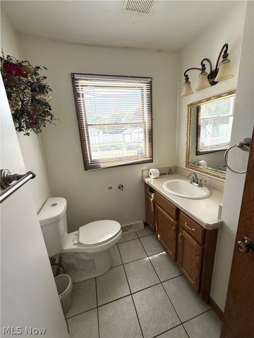5520 Sharon Drive, Youngstown, OH 44512