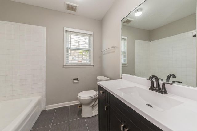 856 E Capri Drive 1, Palatine, IL 60074