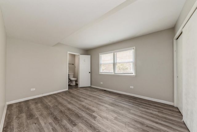 856 E Capri Drive 1, Palatine, IL 60074