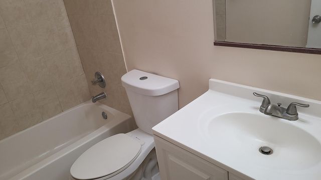 1803 Wharf Lane, Greenacres, FL 33463