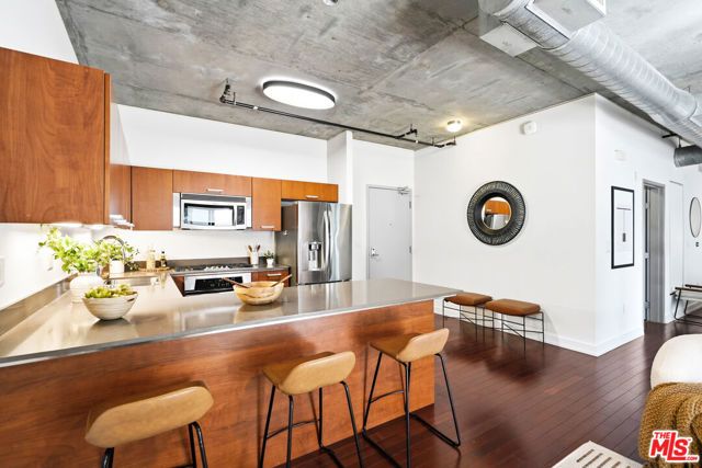 645 W 9th Street 342, Los Angeles, CA 90015