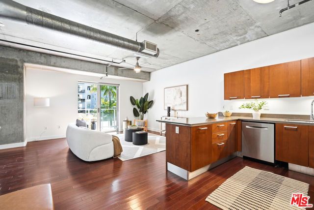 645 W 9th Street 342, Los Angeles, CA 90015