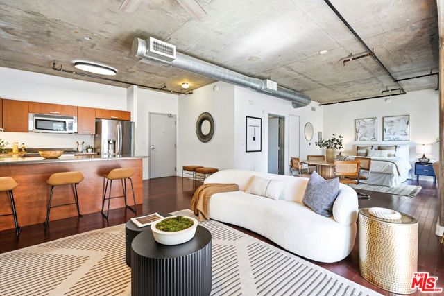 645 W 9th Street 342, Los Angeles, CA 90015