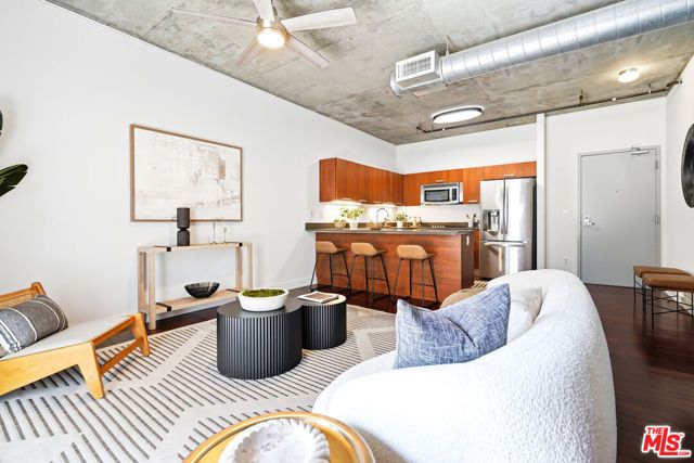 645 W 9th Street 342, Los Angeles, CA 90015