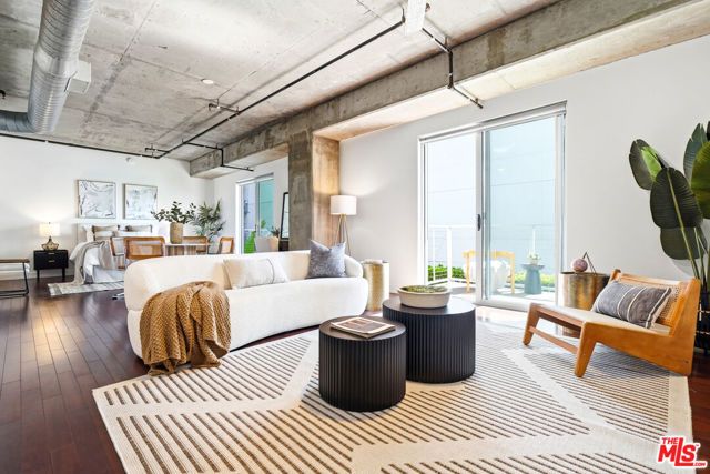 645 W 9th Street 342, Los Angeles, CA 90015