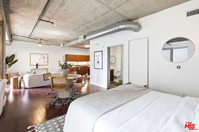 645 W 9th Street 342, Los Angeles, CA 90015