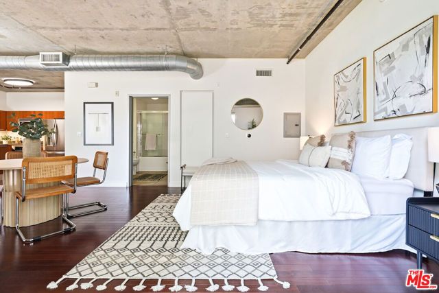 645 W 9th Street 342, Los Angeles, CA 90015