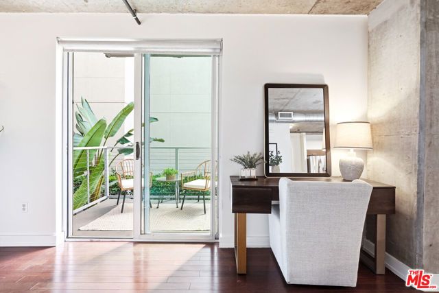 645 W 9th Street 342, Los Angeles, CA 90015