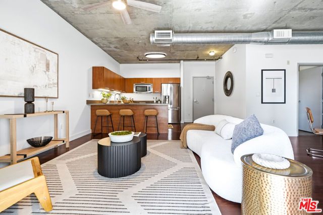 645 W 9th Street 342, Los Angeles, CA 90015