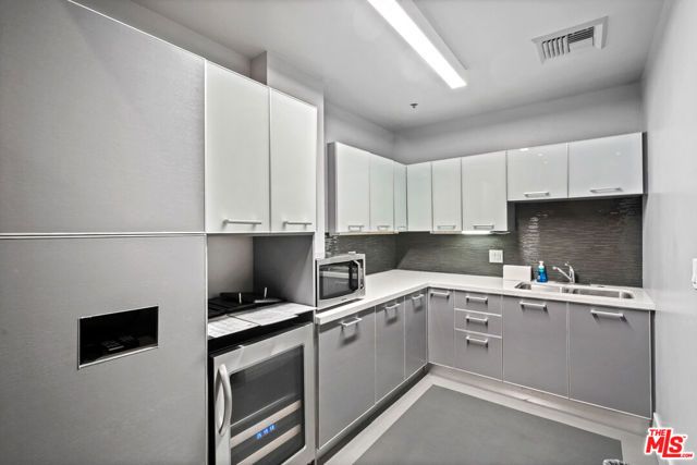 645 W 9th Street 342, Los Angeles, CA 90015