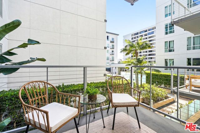 645 W 9th Street 342, Los Angeles, CA 90015