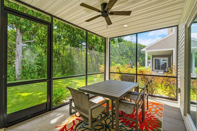 524 Wild Oak Road, Hartland, WI 53029