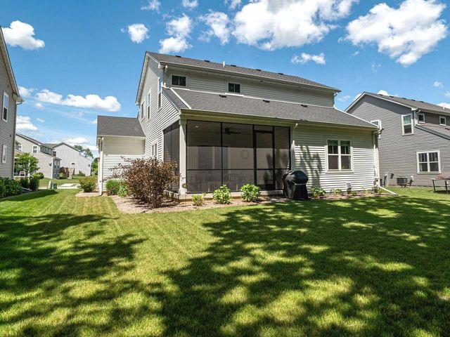 524 Wild Oak Road, Hartland, WI 53029