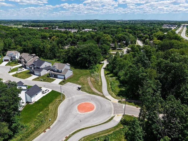 524 Wild Oak Road, Hartland, WI 53029