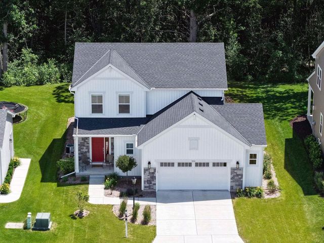 524 Wild Oak Road, Hartland, WI 53029