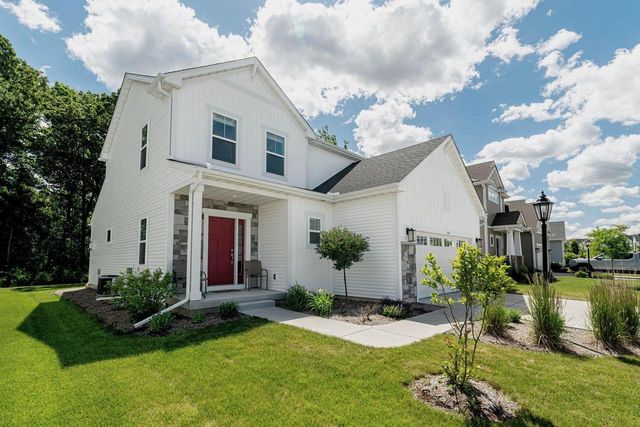 524 Wild Oak Road, Hartland, WI 53029