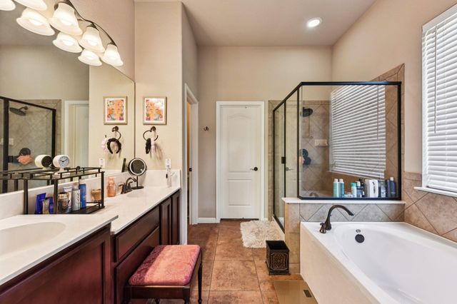1353 Talley LOOP, Buda, TX 78610
