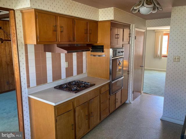 11116 DRAKE DR, Philadelphia, PA 19154