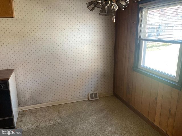 11116 DRAKE DR, Philadelphia, PA 19154