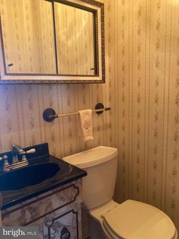 11116 DRAKE DR, Philadelphia, PA 19154