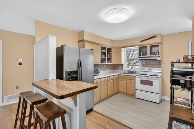 67 Picnic Woods Road, Clintondale, NY 12515