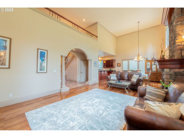 1637 PTARMIGAN St Nw, Salem, OR 97304