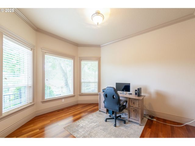 1637 PTARMIGAN St Nw, Salem, OR 97304