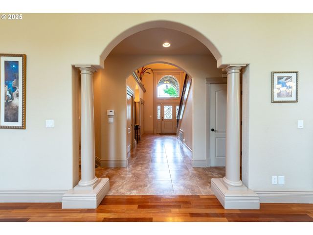 1637 PTARMIGAN St Nw, Salem, OR 97304