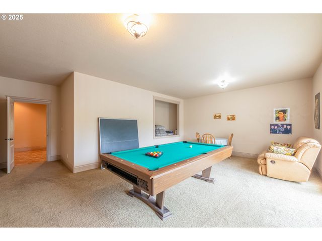 1637 PTARMIGAN St Nw, Salem, OR 97304