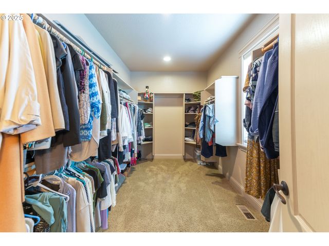 1637 PTARMIGAN St Nw, Salem, OR 97304