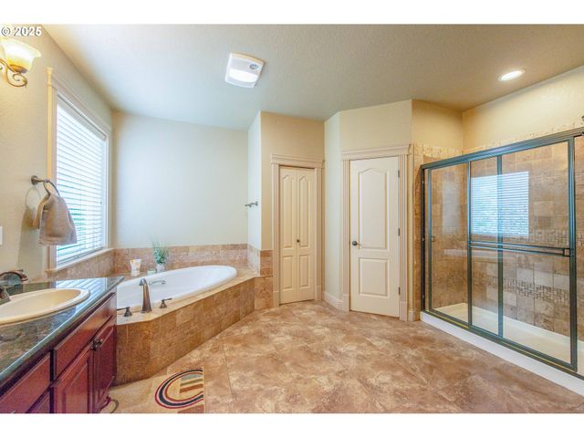 1637 PTARMIGAN St Nw, Salem, OR 97304