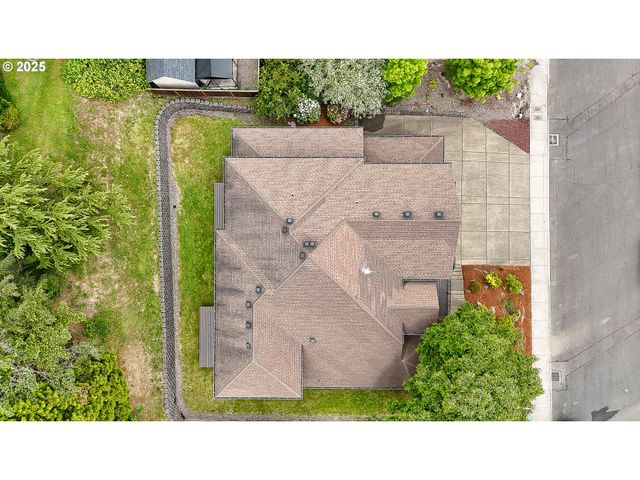 1637 PTARMIGAN St Nw, Salem, OR 97304