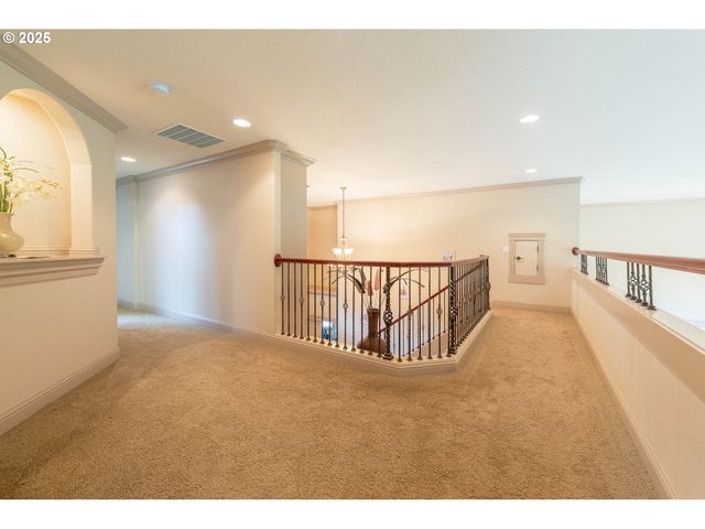 1637 PTARMIGAN St Nw, Salem, OR 97304