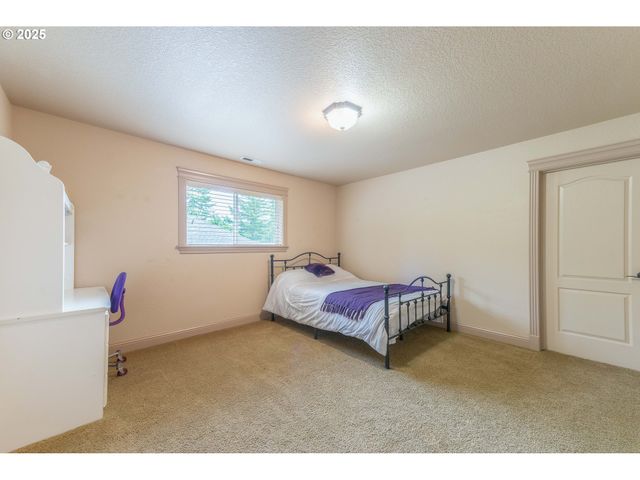 1637 PTARMIGAN St Nw, Salem, OR 97304