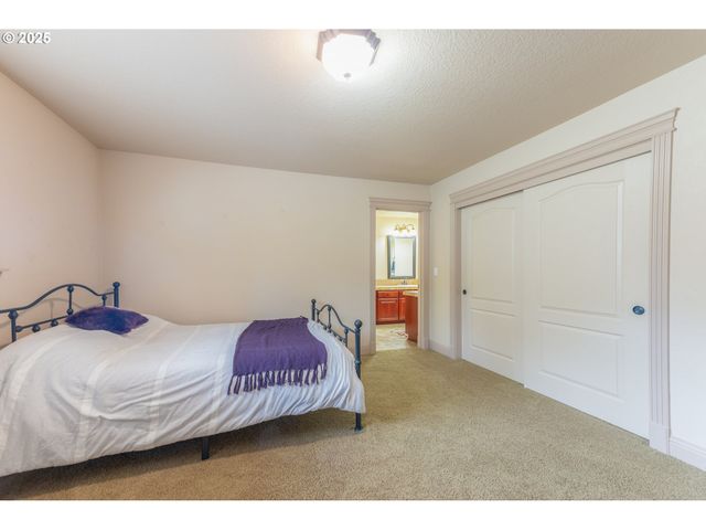 1637 PTARMIGAN St Nw, Salem, OR 97304