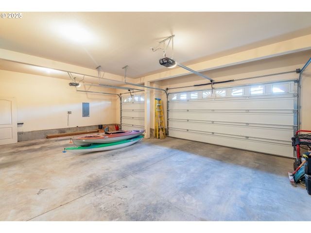 1637 PTARMIGAN St Nw, Salem, OR 97304