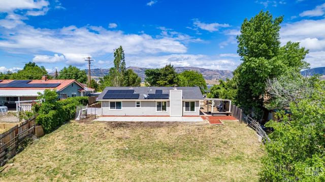 20924 Brentwood Drive, Tehachapi, CA 93561