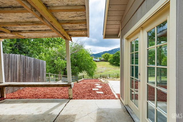 20924 Brentwood Drive, Tehachapi, CA 93561