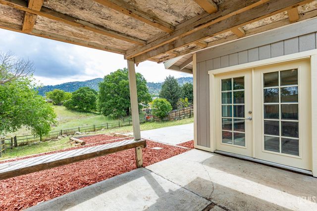 20924 Brentwood Drive, Tehachapi, CA 93561