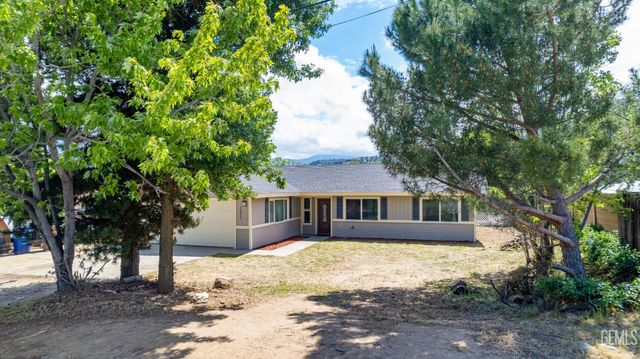20924 Brentwood Drive, Tehachapi, CA 93561