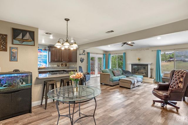 20924 Brentwood Drive, Tehachapi, CA 93561