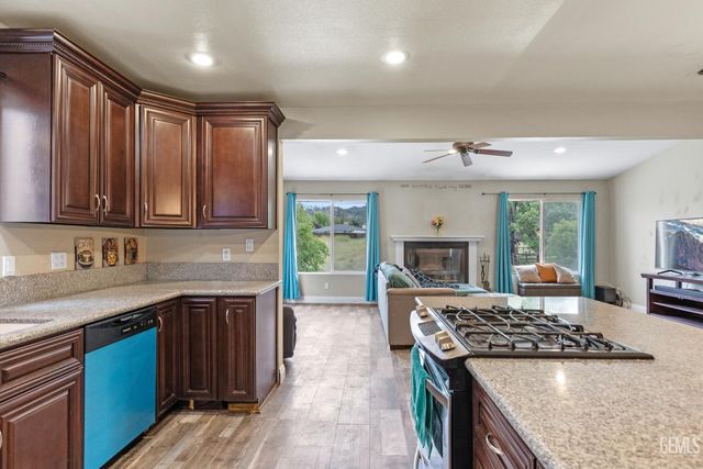 20924 Brentwood Drive, Tehachapi, CA 93561