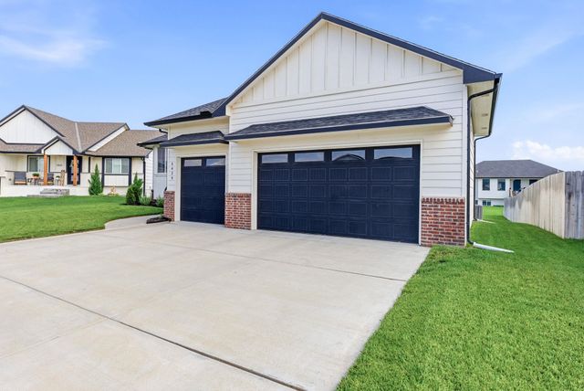 5429 N Saint Paul Ct, Wichita, KS 67204