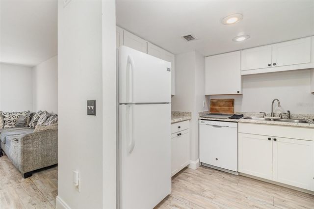 924 LAKE DESTINY ROAD E, Altamonte Springs, FL 32714