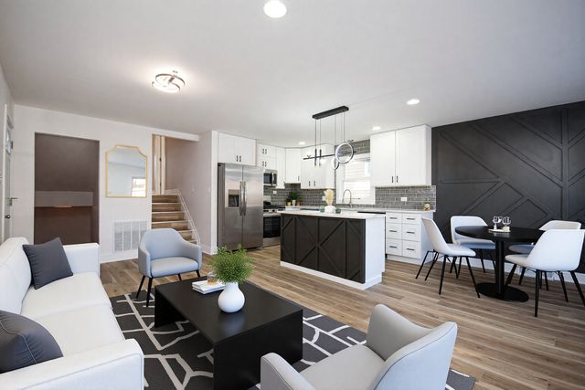 1005 W 103rd Street, Chicago, IL 60643